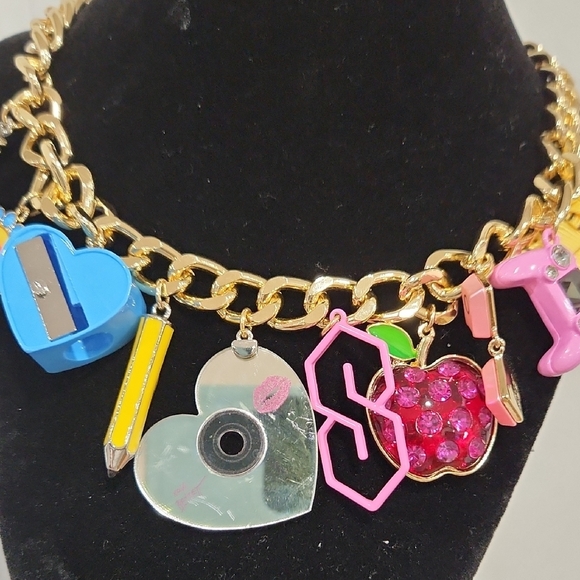 ❤️🔹️BETSEY JOHNSON🔹️beautiful Teacher School Supply Charms 16" Necklace - Picture 5 of 12